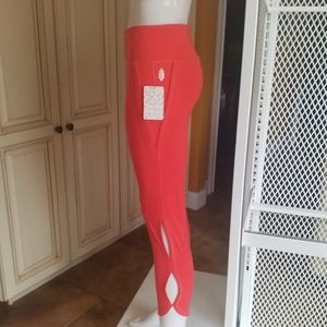 FREE PEOPLE Movement Infinity Cut Legging. NEW NWT